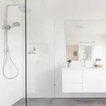 white gloss walls